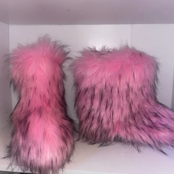SHEIN Pink Furry Boots and Bag Set - Picture 3 of 6